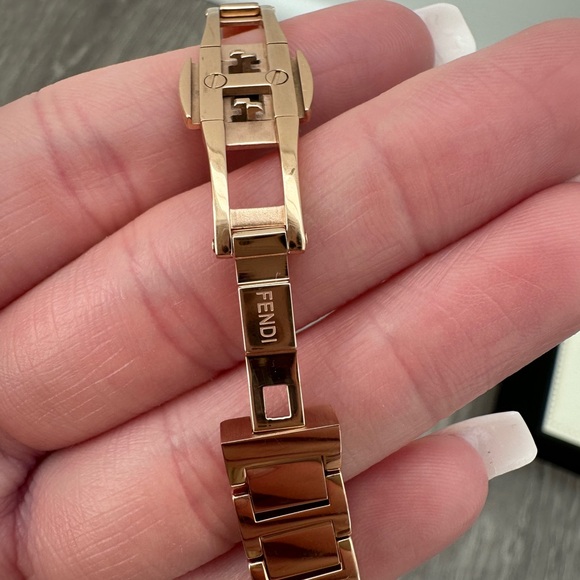 Fendi Watch - Picture 6 of 10